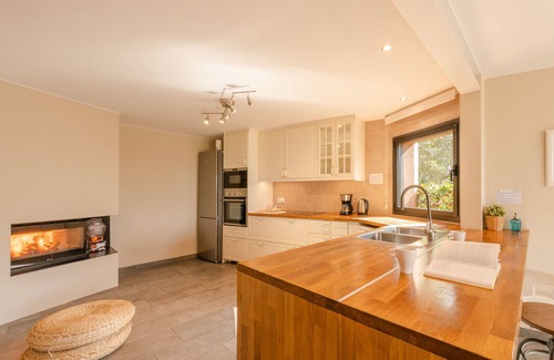Vilafreser House | Stone house with private garden, swimming pool, jacuzzi, barbecue, table football and billiards