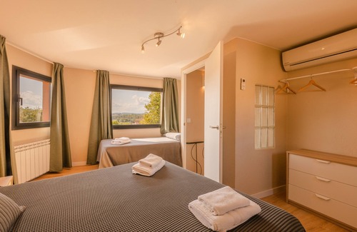 Vilafreser House | Stone house with private garden, swimming pool, jacuzzi, barbecue, table football and billiards
