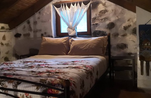 Agios Vasileios Resort | Stone house with River view/NETFLIX & WIFI