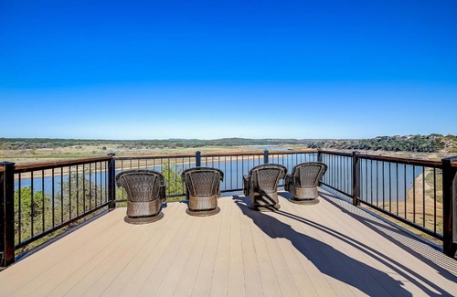 Spicewood House | Stone Lodge