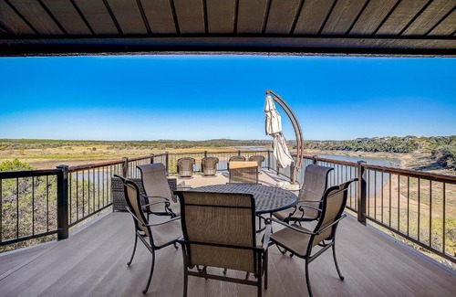 Spicewood House | Stone Lodge