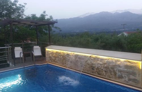 Kaina House | Stone Mansion
