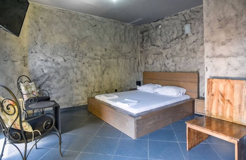 Zeljeznica Apartment | Stone Rustic Flat w Sea and Nature View in Bar