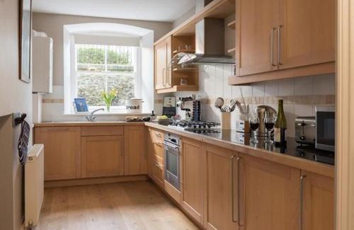 Mylor Churchtown Apartment | Stone's Throw - 2 Bed Apartment Centre of Falmouth
