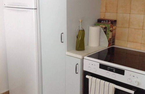 Koroni Cottage | Stone's Throw Cottage by the sea in Koroni - sleeps 6