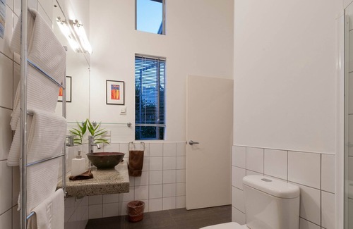 Kerikeri House | Stone Store Lodge A unique lodge in a prime location.
