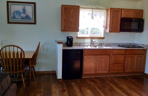 Cortez House | Stone Turtle Lodges has 3 luxurious individual cabins 3 miles north of Cortez.