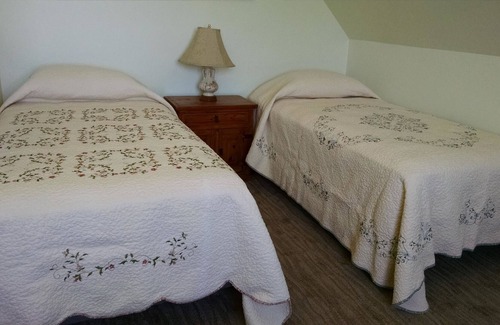 Cortez House | Stone Turtle Lodges has 3 luxurious individual cabins 3 miles north of Cortez.