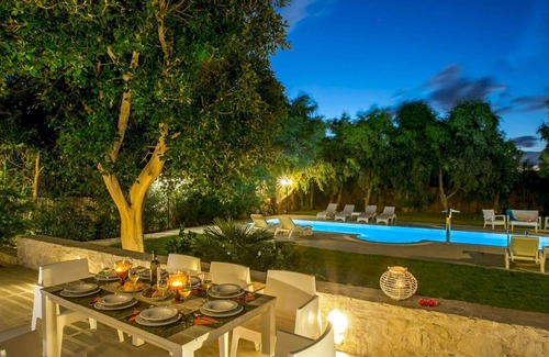 Analipsi Villa | Stone villa at 3 minutes from beach