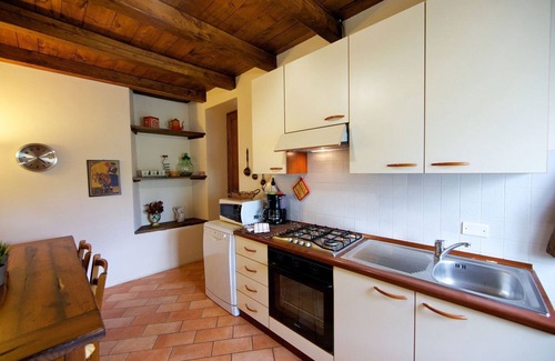 Borgo alla Collina Villa | Stone villa situated in a panoramic position between Arezzo and Firenze, in the Casentino Valley. Th