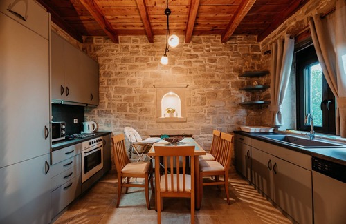 Atsipópoulon Villa | Stone villa with pool & fantastic sea views (with special autumn offers)