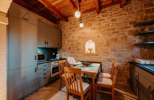 Atsipópoulon Villa | Stone villa with pool & fantastic sea views (with special autumn offers)