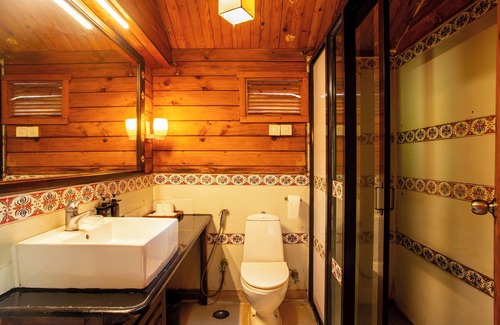 Bogmolo Hotel | Stone Water Eco Resort