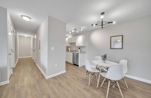 New Albany Apartment | Stonecrest 712, 2Bd Apt I Free Parking I Pool