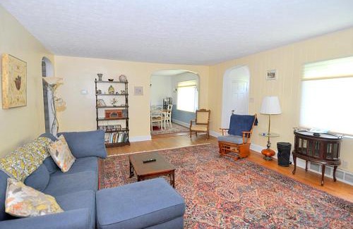 Berkeley Springs Ski Chalet | Stonehedge - 3 BR Cottage