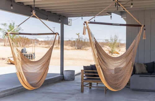 Joshua Tree House | Stonehill Retreat - Cowboy Pool, Hot Tub, Labyrinth, Soaking Tub and Privacy