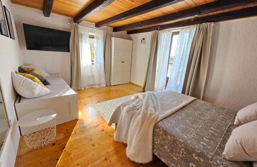 Krmed House | Stonehouse Ana with Jacuzzi Rovinj-Krmed
