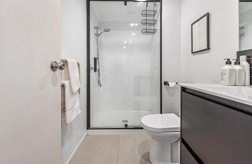 Parnell Apartment | Stonemasons Quarters Stylish apartment with carpark