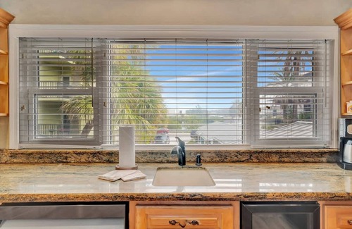 Independence Square Apartment | Stones Throw Beachfront Premier Suite 4 Views