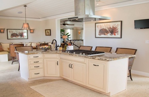 Dunmore Town House | Stonesthrow: A Beautiful Five-Bedroom Home Just Steps From Beach