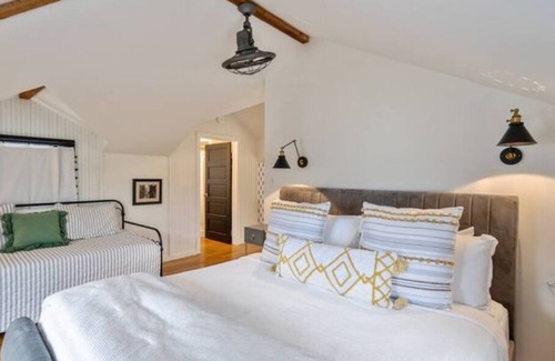 Stonewall House | Stonewall 290 Wine Road 20min to Fredericksburg