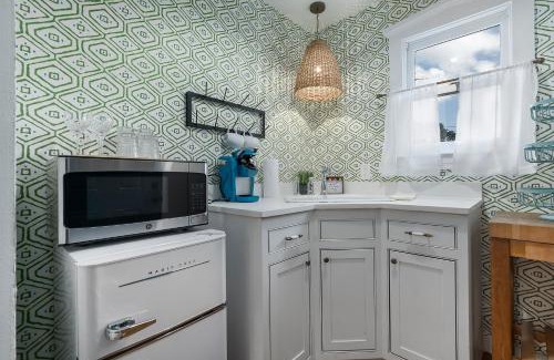 Stonewall House | Stonewall Bungalow 2 - Sleeps 2