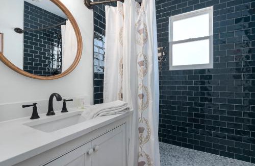 Stonewall House | Stonewall Bungalow 2 - Sleeps 2