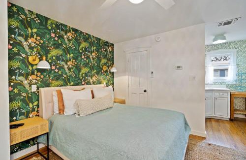 Stonewall House | Stonewall Bungalows - Sleeps 15