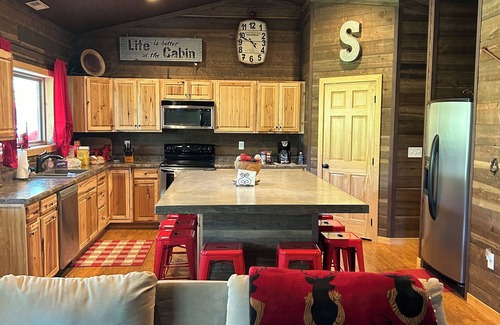 Deadwood House | Stonewall Hideaway- Lots of trailer parking