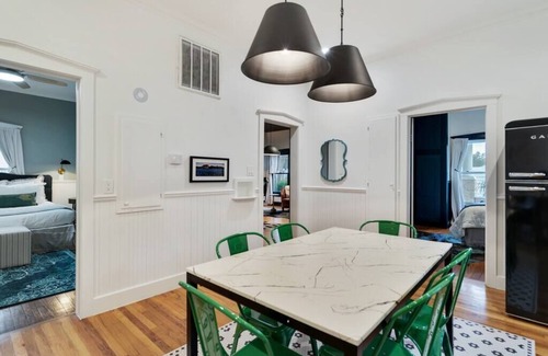 Stonewall House | Stonewall Main Haus - Sleeps 6