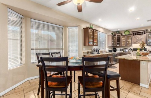 Glendale House | Stop "Heated Pool, Spa, Ping Pong, XBox, billiards
