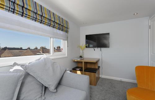 Southsea Apartment | Stopover at ORCHARD LOFT, cosy and convenient