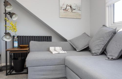 Southsea Apartment | Stopover at ORCHARD LOFT, cosy and convenient