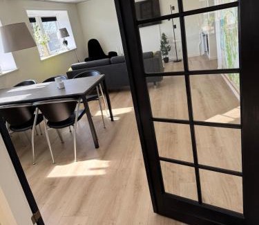 Vester Hjermitslev Apartment | Stor lejlighed tæt på Saltum
