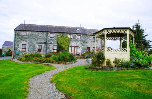Llanfachraeth Bed & Breakfast | Storws Y Gorlan Shepherd's Hut