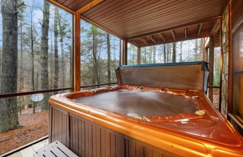 Blue Ridge House | Storybook Hideaway - Pet Friendly - Toccoa River