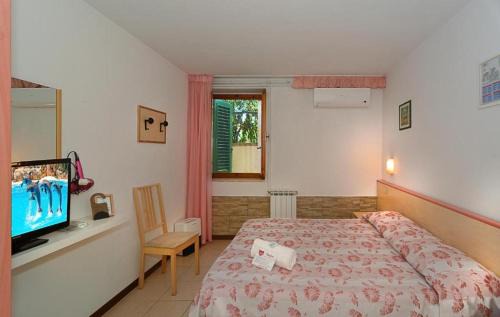 Cinquale Hotel | Storyville Simple Stay