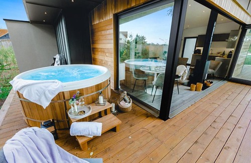 Colchester House | Stour Eco Lodge
