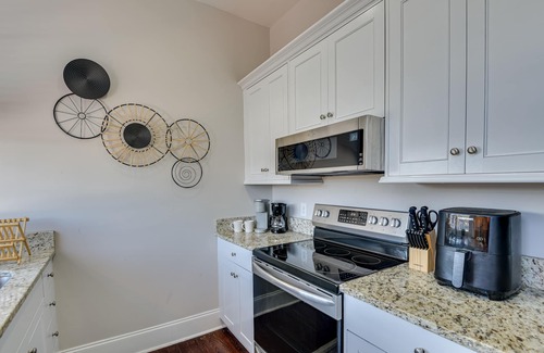 Downtown Apartment | Stovall #3 Historic & walkable to downtown Augusta hotspots