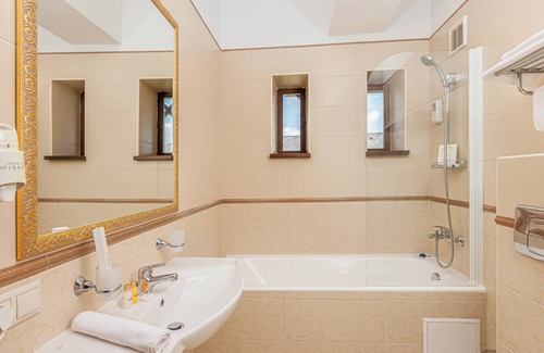 Orhei Hotel | Strada Eliberarii 170b