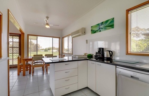 Metung House | Stradbroke House in Metung
