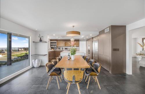 Bel Air Apartment | Stradella View