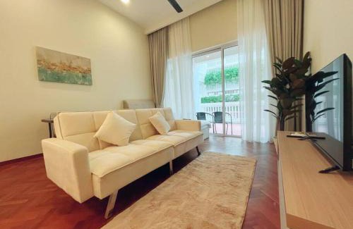 Seri Tanjung Pinang Apartment | Strait Quay Marina Cozy Suite with Bathtub by Uptrend Home Management