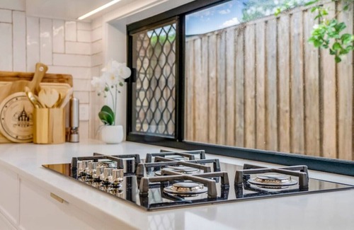 Robina House | Straite St Family Getaway - Spacious & Quiet