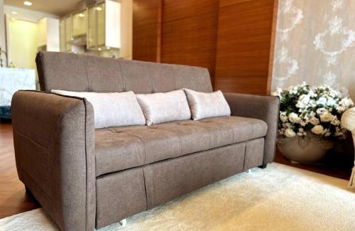 Seri Tanjung Pinang Apartment | Straits Quay Highest & Spacious Seaview Suite - 2