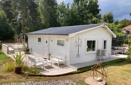 Mellbystrand House | Strandnära mysig stuga med generösa utvändiga ytor