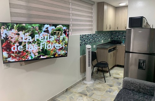 Laureles Apartment | Strategic Apartment/Office for 1 or 2 people,3 blocks from Mall Viva Laureles