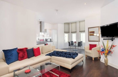 Plymouth Apartment | Strathmore House Apartments - Four Bedrooms