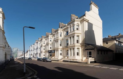 Plymouth Apartment | Strathmore House Apartments - Four Bedrooms