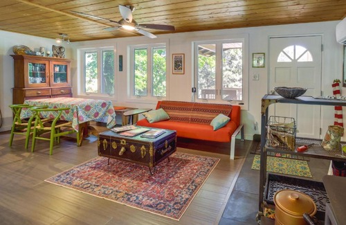 Strawberry House | Strawberry Cabin Rental with Deck and Mountain Views!